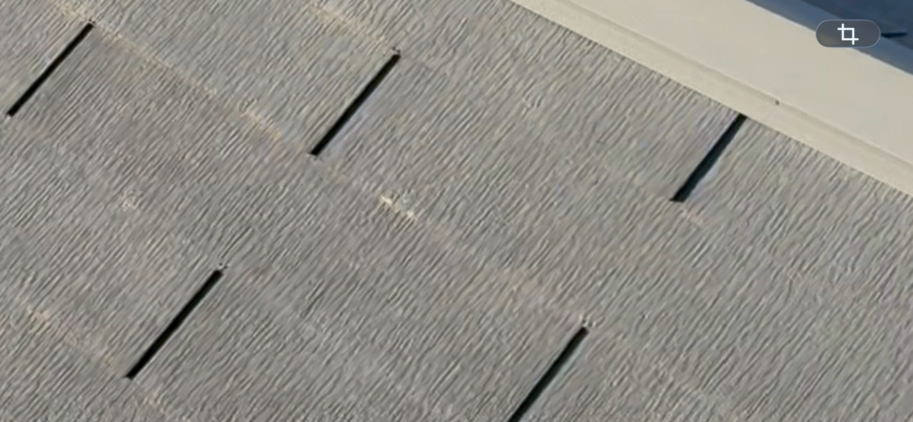 カラーベスト屋根の欠け状況のアップ